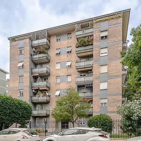 Stayeasy Staro5 - 5 Minutes To Udine Green Subway Milan Exterior photo